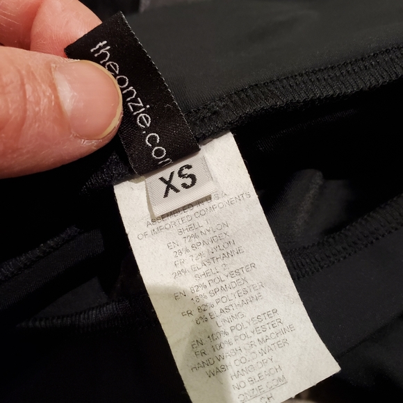 ❤️FREE OR 3/$30 Onzie athletic leggings - Picture 5 of 5